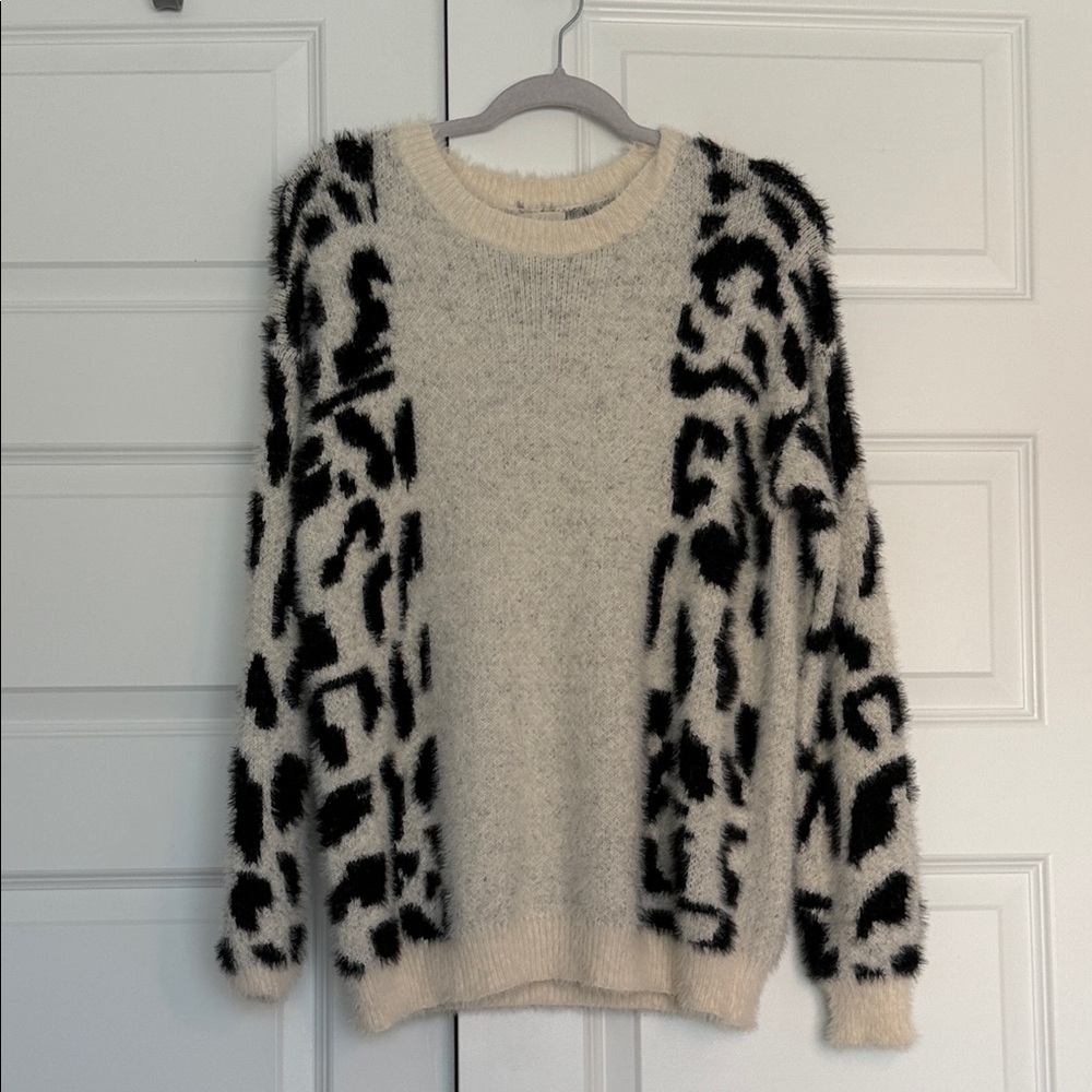 NWOT BiBi Cream and Black Patterned Sweater
